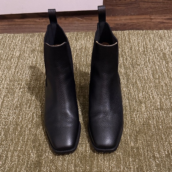 LoQ Ottavia Black Leather Chelsea Boot - Picture 4 of 9